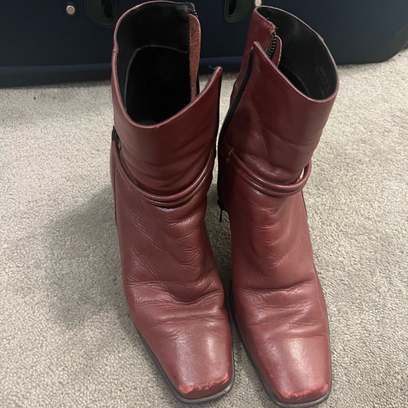 Maroon Purple Red Brown Burgundy Magenta Scarlet Leather 3 inch Heels Boots - Picture 3 of 6